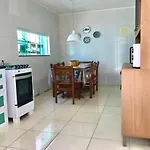 3 Quartos,10 Min A Pe Praia Grande, Garagem 3 Carros, Churrasqueira, Wi-Fi E Cozinha Completa